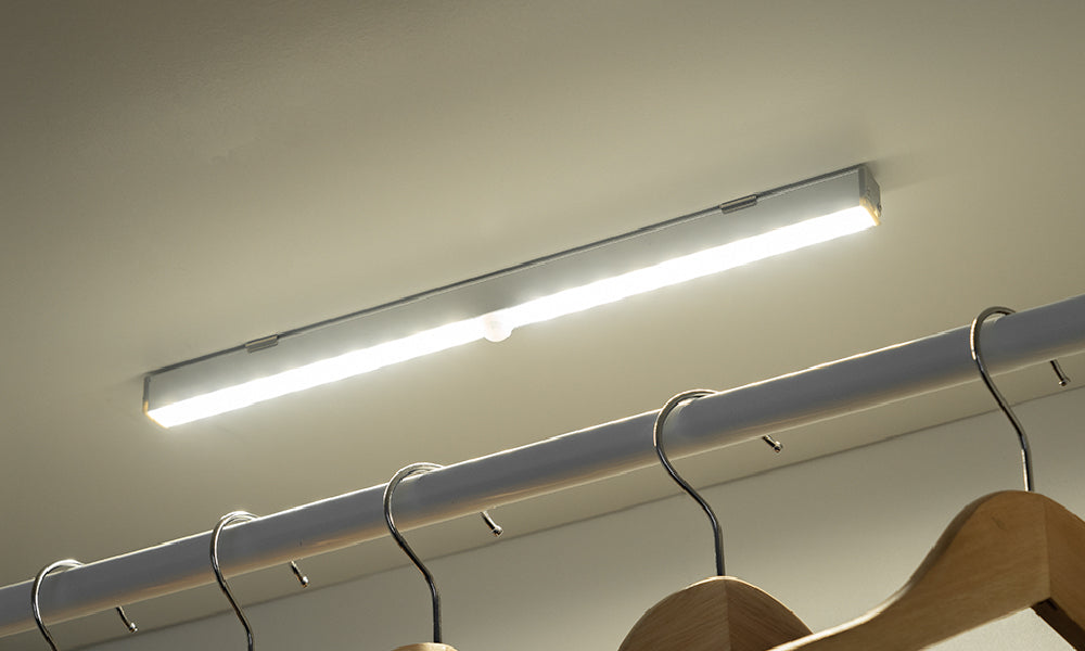 GloBrite 20 LED Motion Sensor Indoor Light