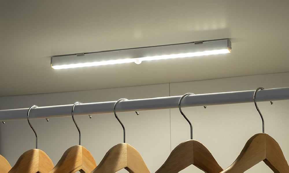 GloBrite 20 LED Motion Sensor Indoor Light